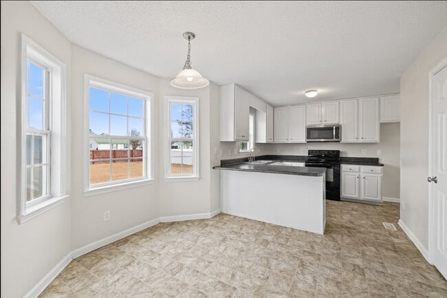 Building Photo - 137 Woodglen Dr