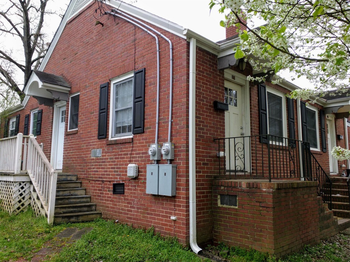 Primary Photo - 420 N Hyde Park Ave