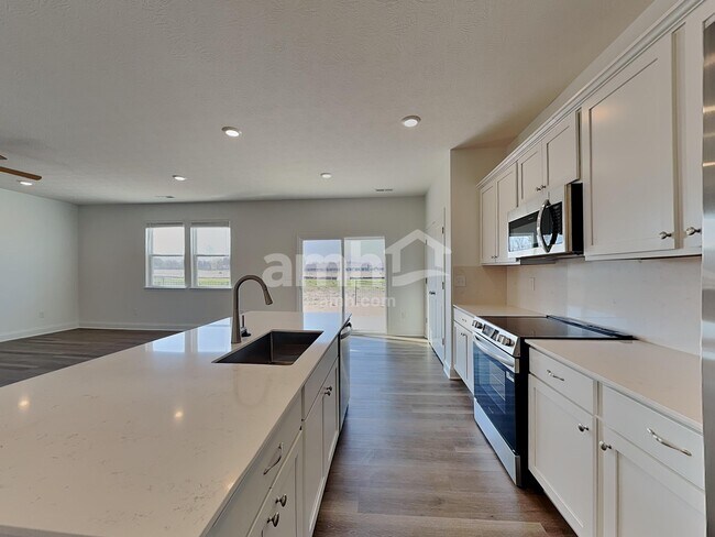 Foto del edificio - 9085 Henley Ave