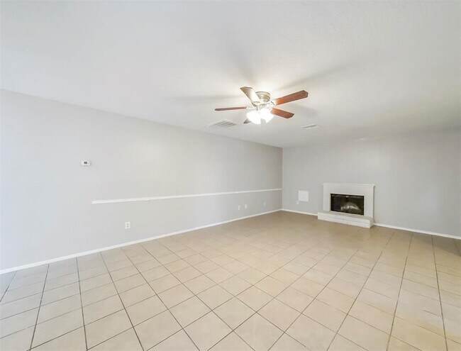 Foto del edificio - 10827 Sugar Hill Dr