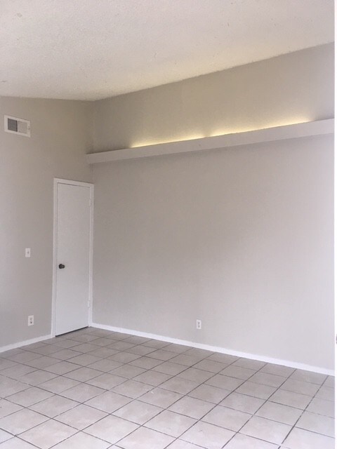 Building Photo - 2809 Parker Ln