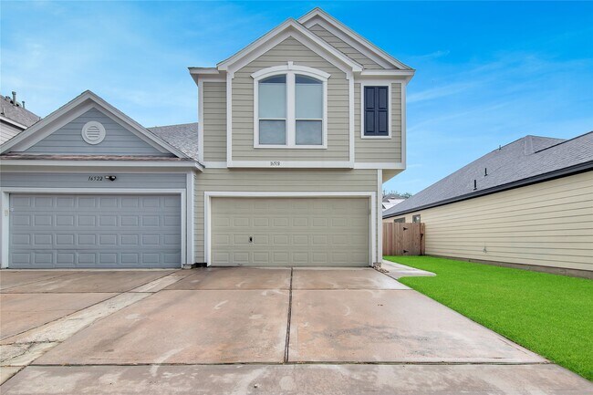 Building Photo - 16518 Strathmore Manor Ln