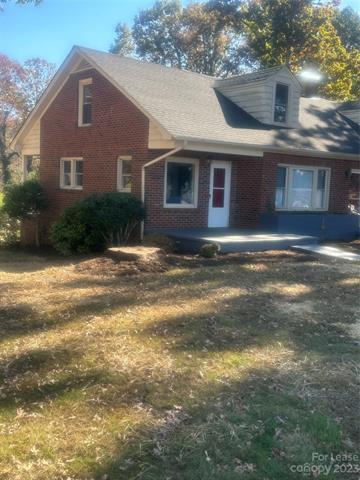 Primary Photo - 2724 Northwest Blvd