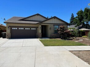 Building Photo - 837 John Roos Ave