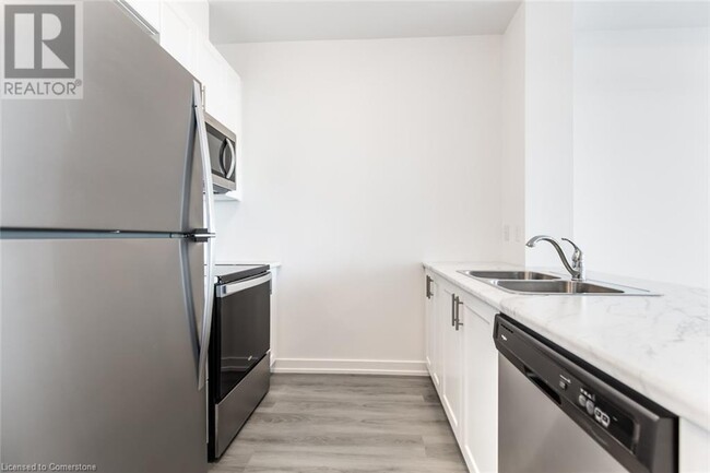 Building Photo - 5055 Greenlane