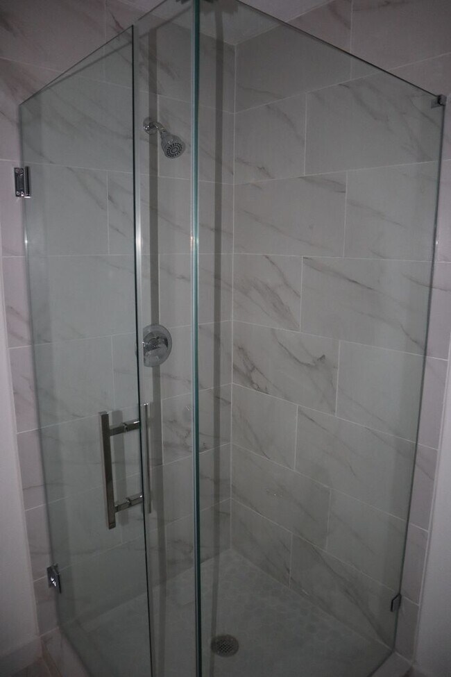 Foto del edificio - BRAND NEW UNIT