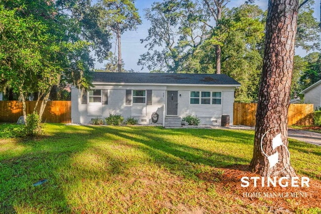 Foto del edificio - 907 Belleview Cir W