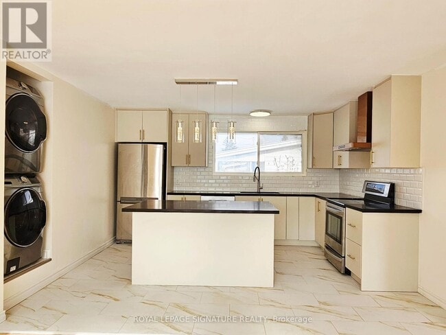 Building Photo - 38 Sherry Ln