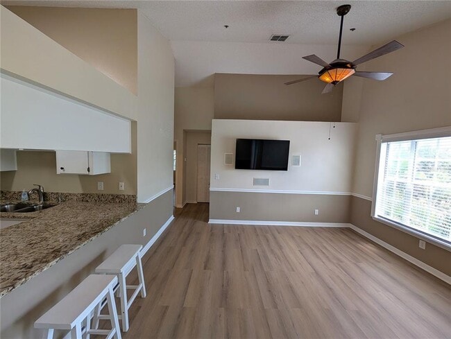 Foto del edificio - 3002 W Cleveland St