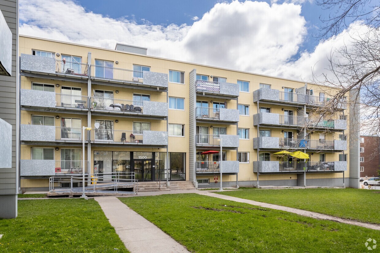 Primary Photo - Habitations Place Lachine