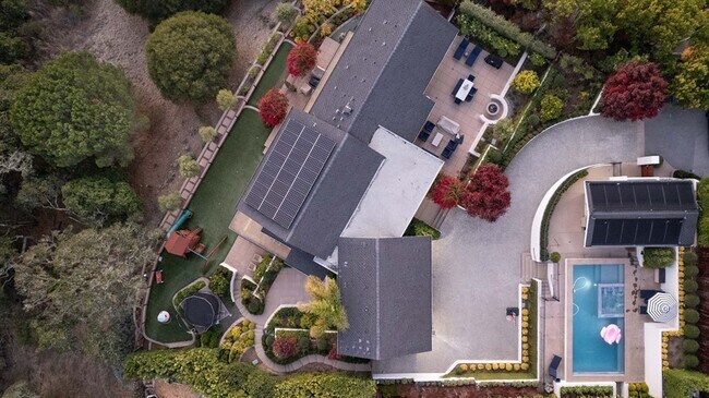Foto del edificio - Modern Tiburon Living