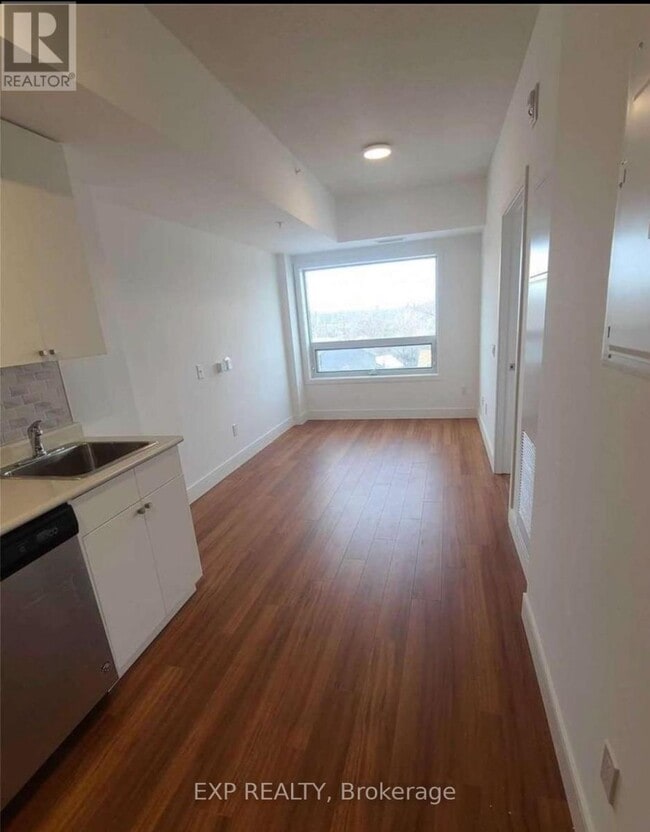 Building Photo - 1 Wellington St