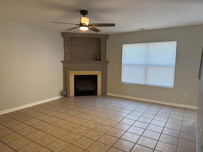 Foto del edificio - 7021 Sunman Rd