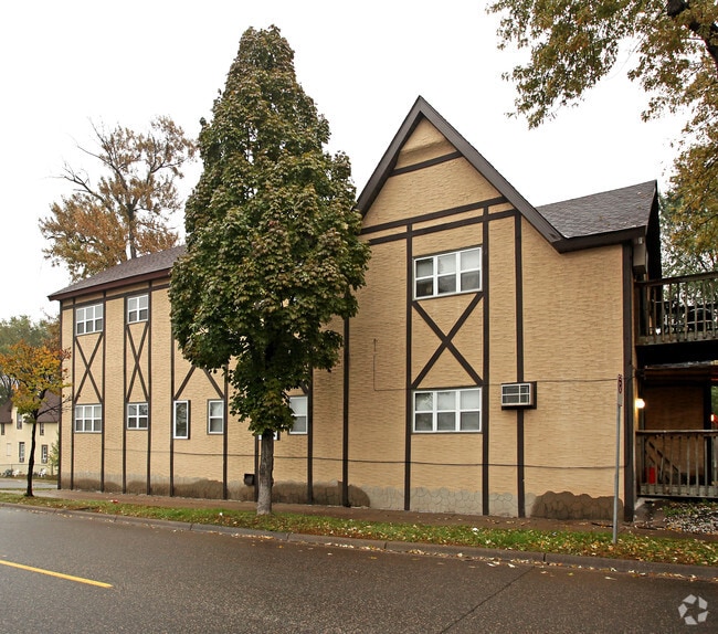 Building Photo - Earl Street 4 Plex