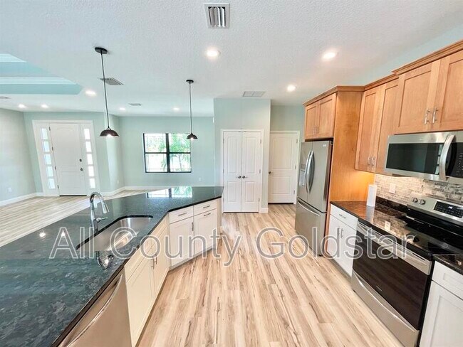 Foto del edificio - 8374 Agate St