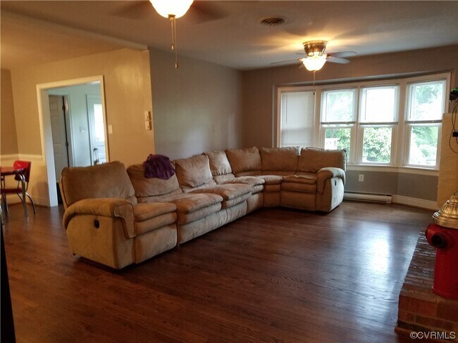 Foto del edificio - 7514 Griffin Ave