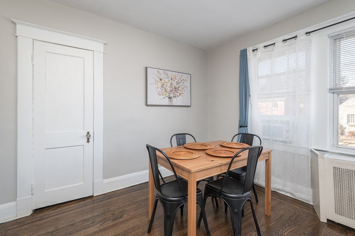 Foto principal - 701 Regester Ave