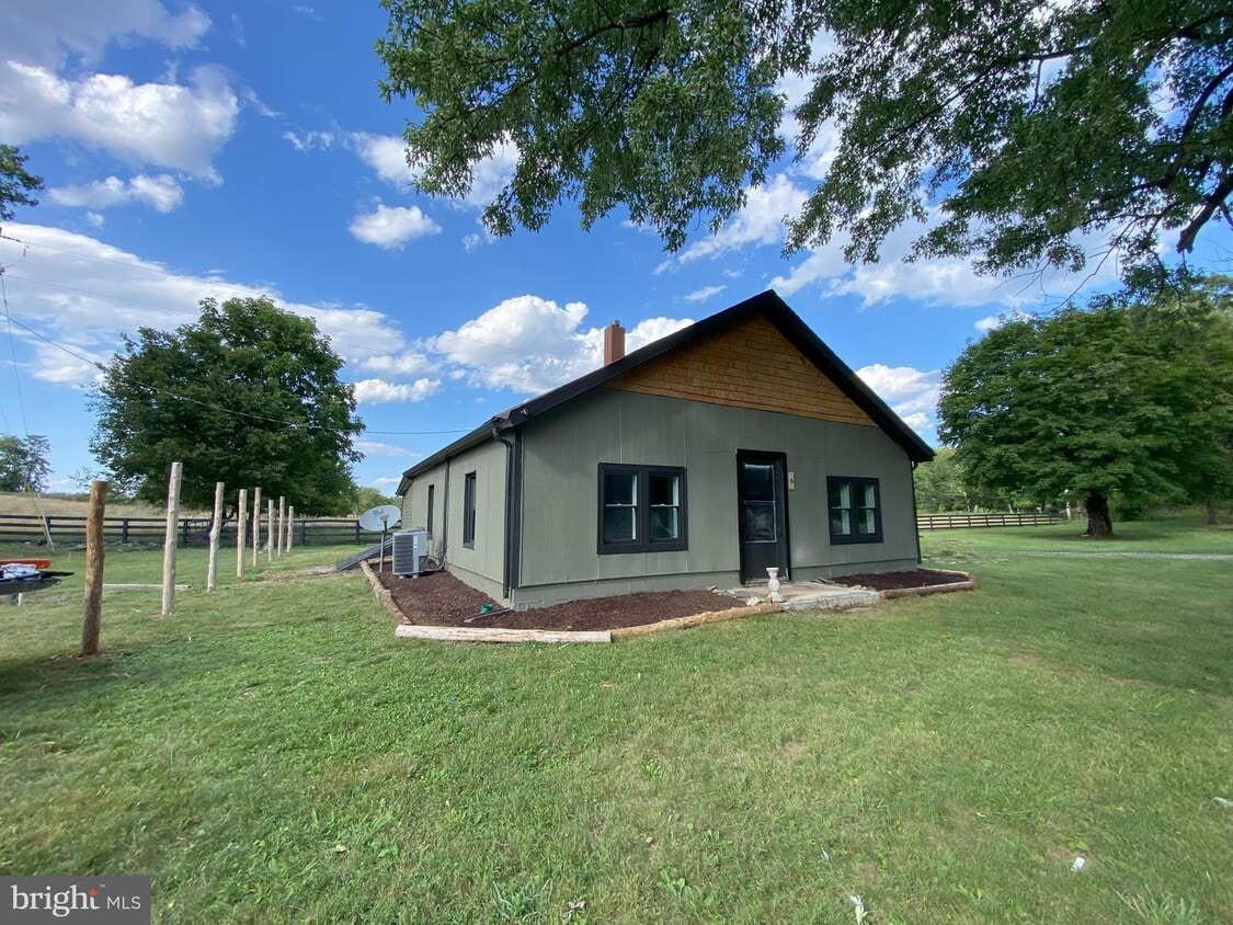 6 Triple Oak Ln, Berryville, VA 22611 House Rental in Berryville, VA