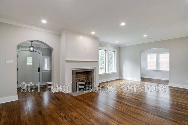 Building Photo - 2115 Hallwood Dr