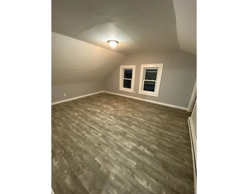 Building Photo - 29 Hanson St