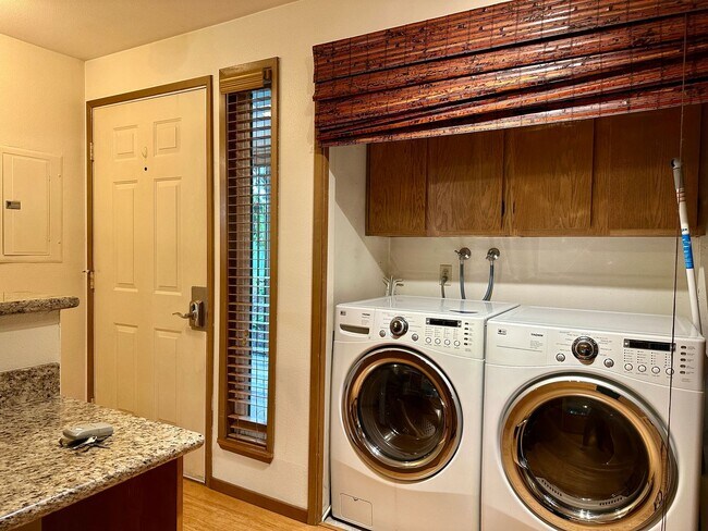 Foto del edificio - 2 bed/2 bath on Greenlake. Pet Friendly! S...