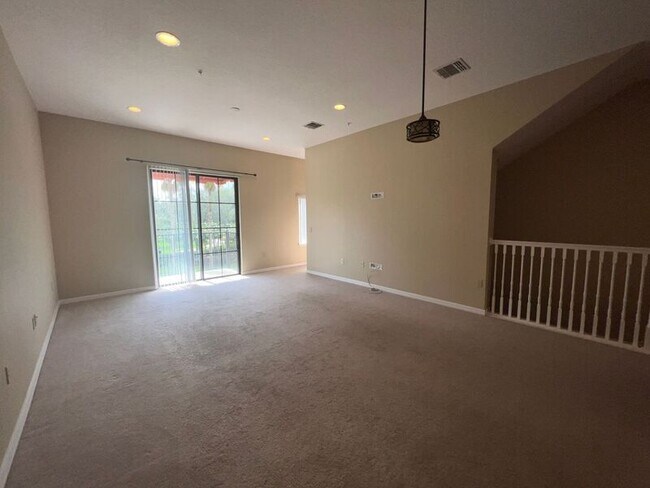 Foto del edificio - 3708 Avalon Park East Blvd