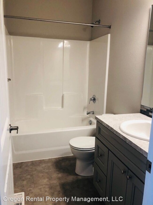 Foto del edificio - 3 br, 2 bath House - 446 SE Palomino St
