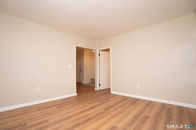 Foto del edificio - 31 Hall Ave