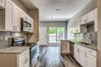 Building Photo - 3258 Wexford Dr