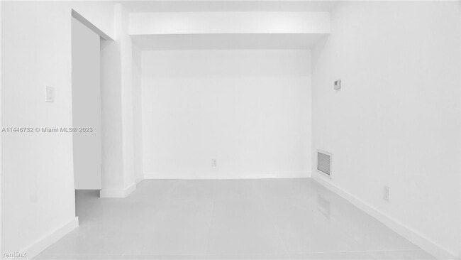 Building Photo - 1 br, 1.5 bath Condo - 9381 E Bay Harbor D...