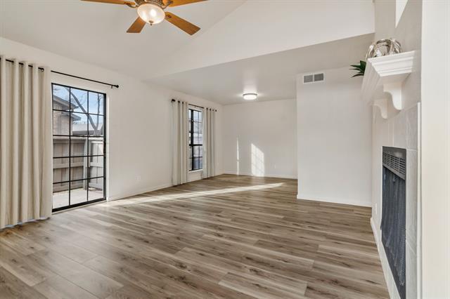 Foto del edificio - 352 W Harwood Rd