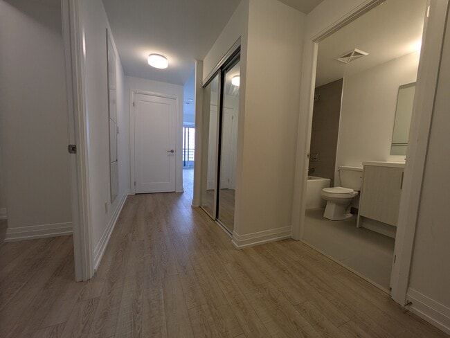 Building Photo - 286 Main St