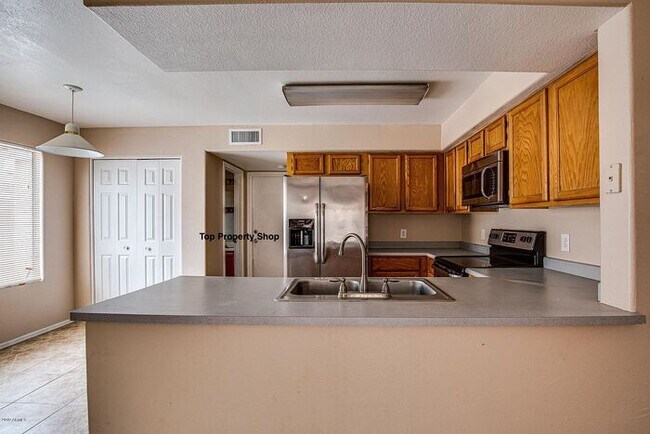 Building Photo - 3 BED 2 BATH IN AHWATUKEE!