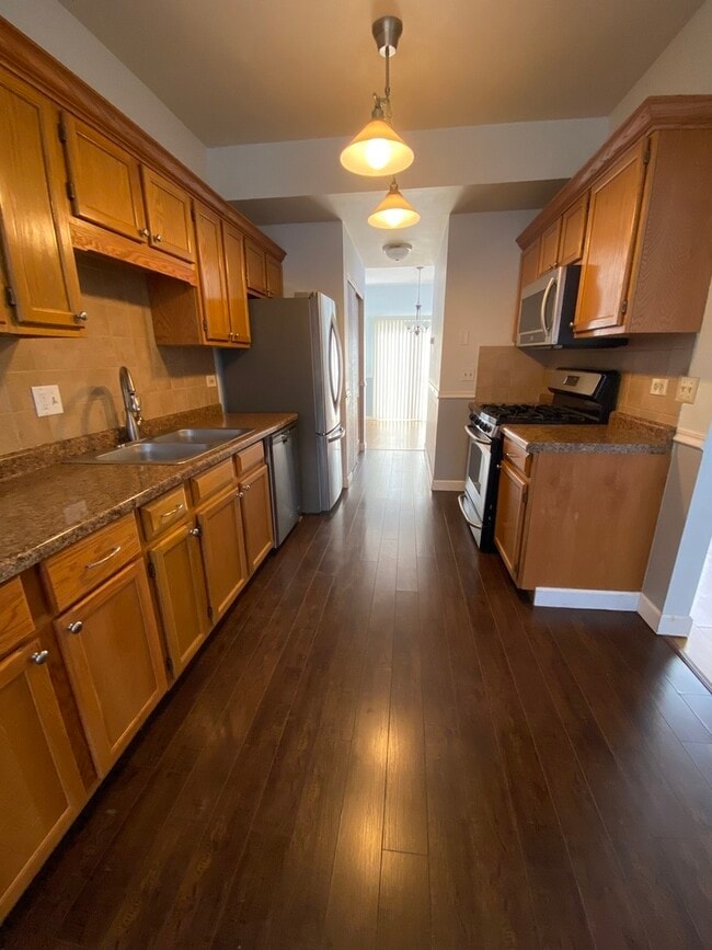 Foto del edificio - 2203 Rossiter Pkwy