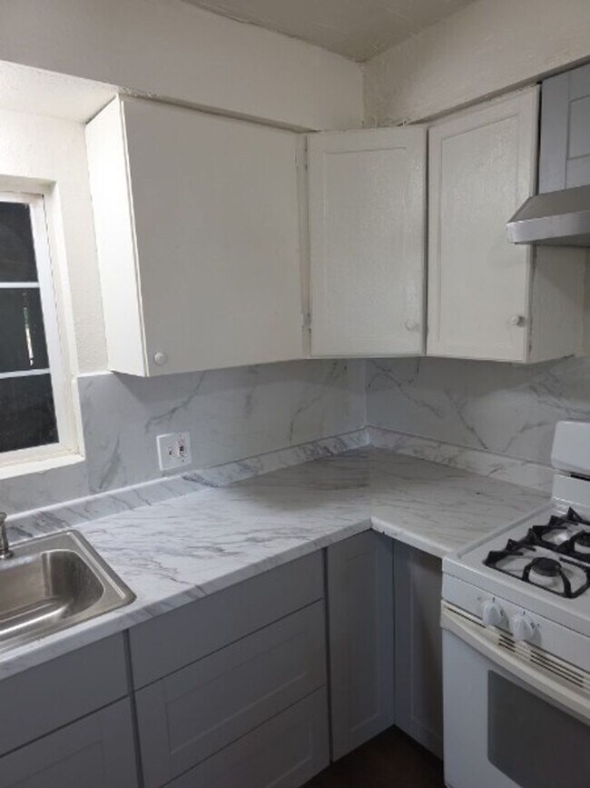 Foto del edificio - 9217 Beech Ave