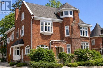 Building Photo - 9 Poyntz St