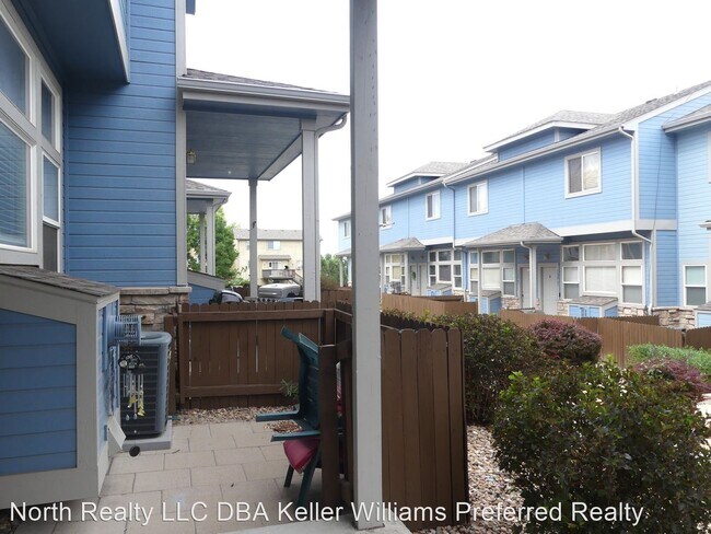 Foto del edificio - 3 br, 3 bath Townhome - 12062 Locust Ct.