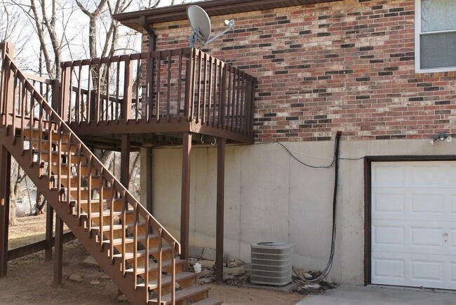 Building Photo - 5608 NE Barnes Ave