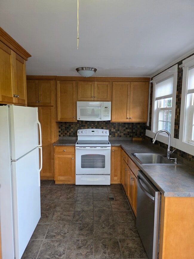 Kitchen - 258 Raleigh Way