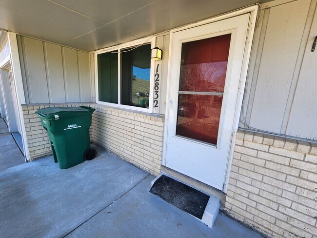 Building Photo - 4 Bed house in great location!