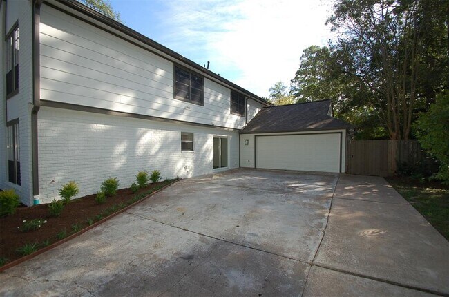 Foto del edificio - 11915 Moorcreek Dr