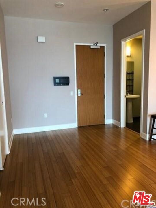 Foto del edificio - 3223 W 6th St