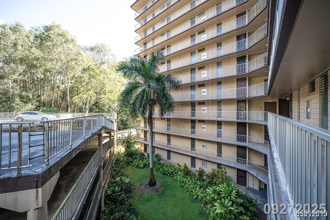 Building Photo - 2BR 1BA w/2 PARKING Spacious Condo Conveni...