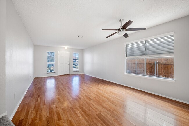 Foto del edificio - 2 Story, 4 Bedroom Brick Home in Pflugerville
