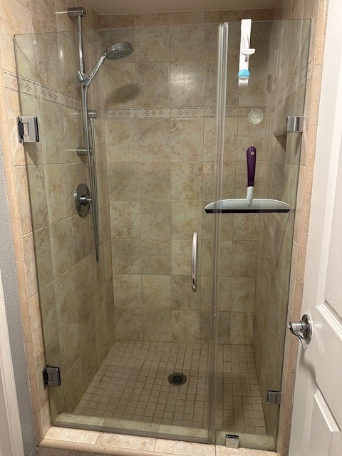 Shared Shower - 4010 Avenida Verano