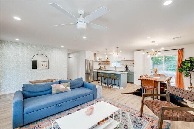 Foto del edificio - 2516 Friar Tuck Ln