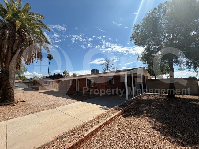 Foto del edificio - 4702 E Cooper St