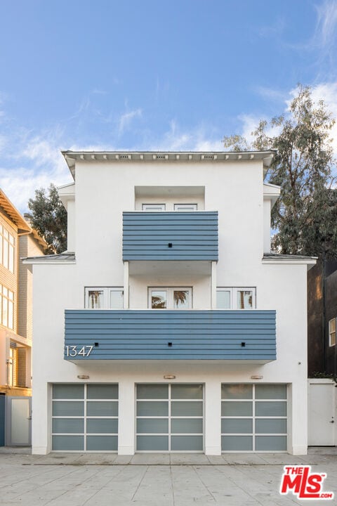 Building Photo - 1347 Palisades Beach Rd