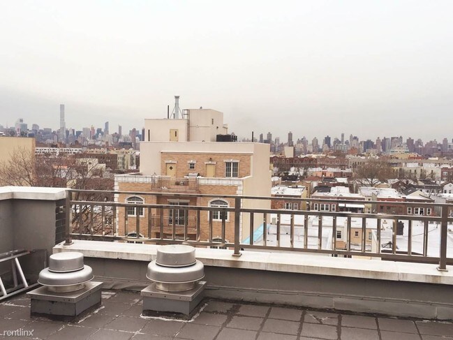 Foto del edificio - 3048 36th St