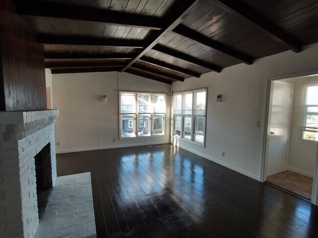 Living room - 1456 1st Ave
